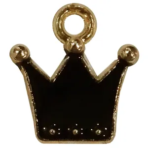 آویز دستبند مدل تاج کد AD 889