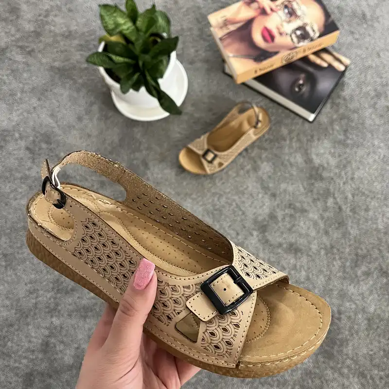 صندل زنانه پاپا مدل CR.2794