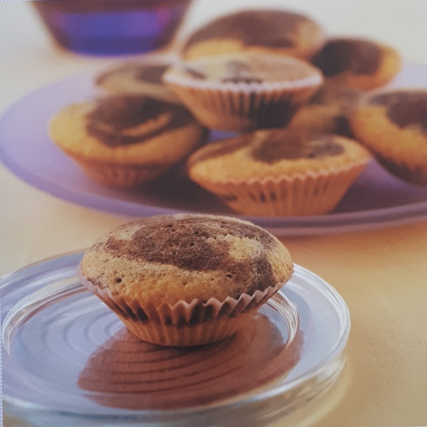 كتاب Cupcakes اثر جمعي از نويسندگان انتشارات Love Food كتاب Cupcakes اثر جمعي از نويسندگان انتشارات Love Food