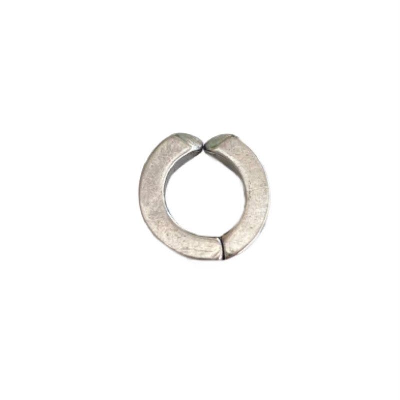 پیرسینگ گوش مدل حلقه ای پیرسینگ گوش مدل حلقه ای