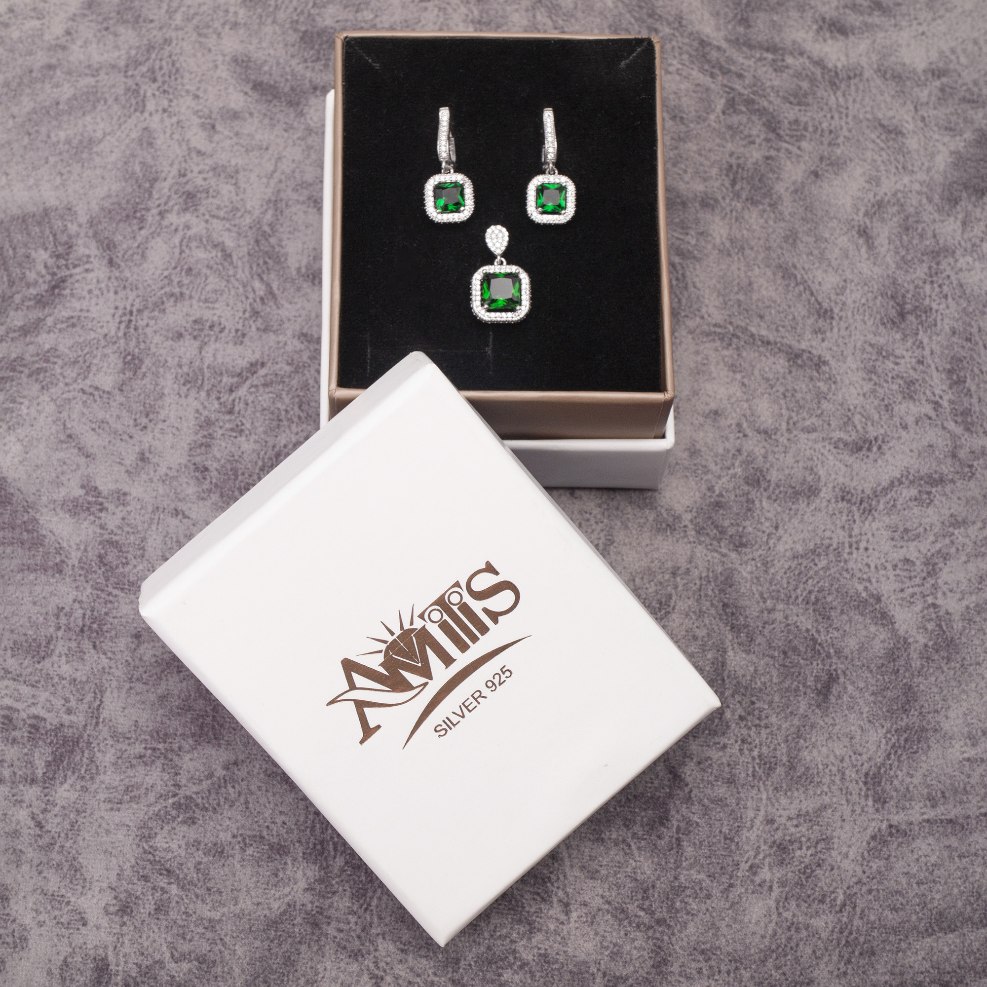 نیم ست نقره زنانه مدل زمرد AMT-N198