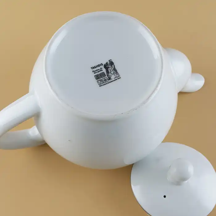 قوری شرکت صنایع چینی تقدیس مدل 6 کوپ خط طلا