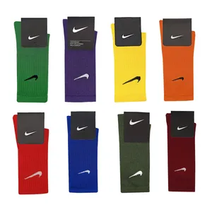 جوراب ورزشی ساق بلند مردانه مدل کش انگلیسی کد 1939 بسته 8 عددی