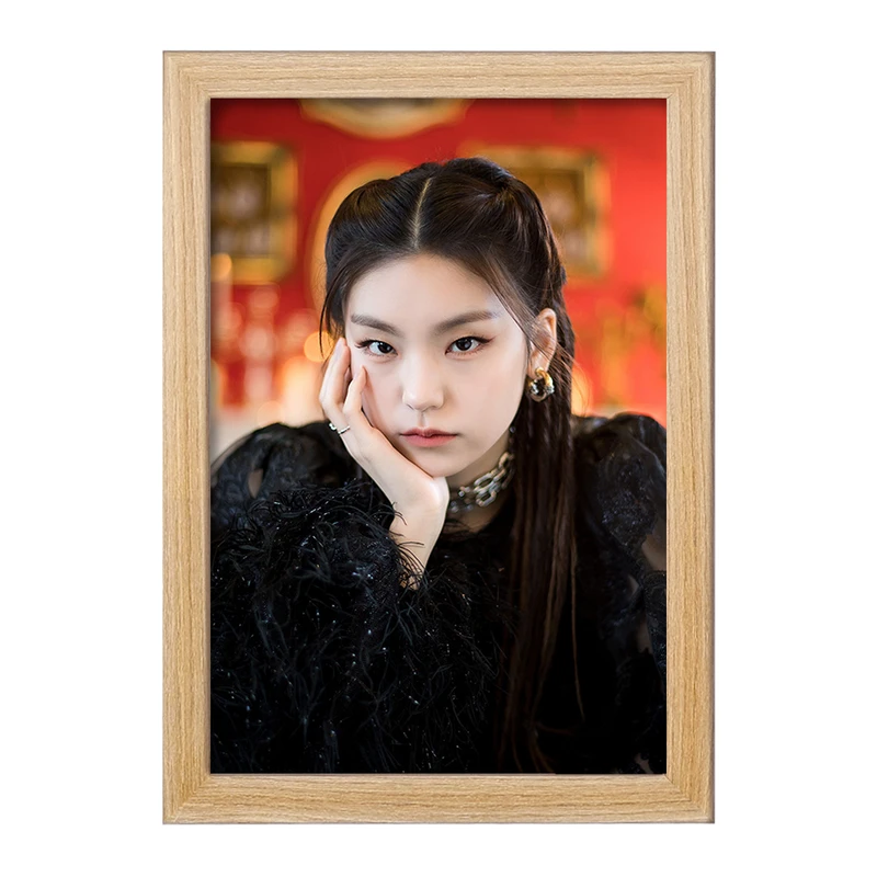 تابلو خندالو مدل یجی گروه ایتزی ITZY  کد 20203