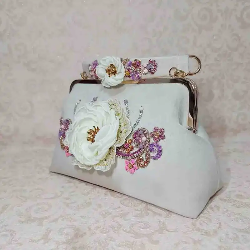 کیف مجلسی زنانه مدل عروس روباندوزی و جواهردوزی