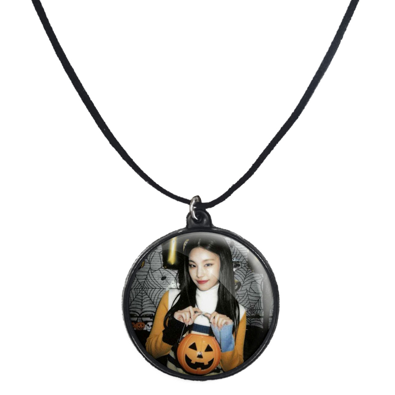 گردنبند پرمانه طرح گروه موسیقی ایتزی کد pmb.13193 مدل دو طرفه