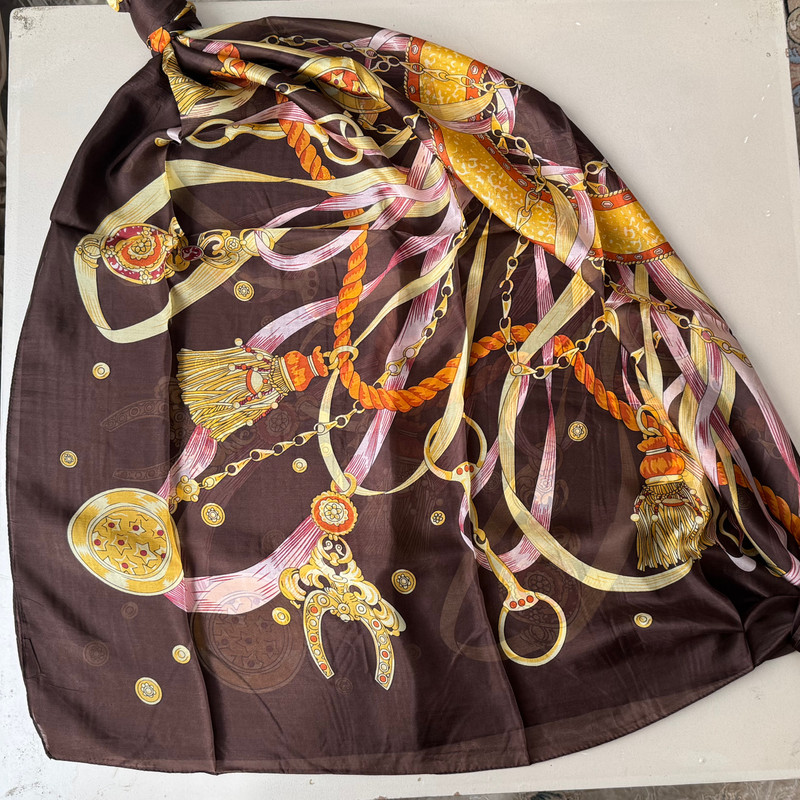 روسری زنانه مدل حریر ابرشیم زنجیره ای کد 5