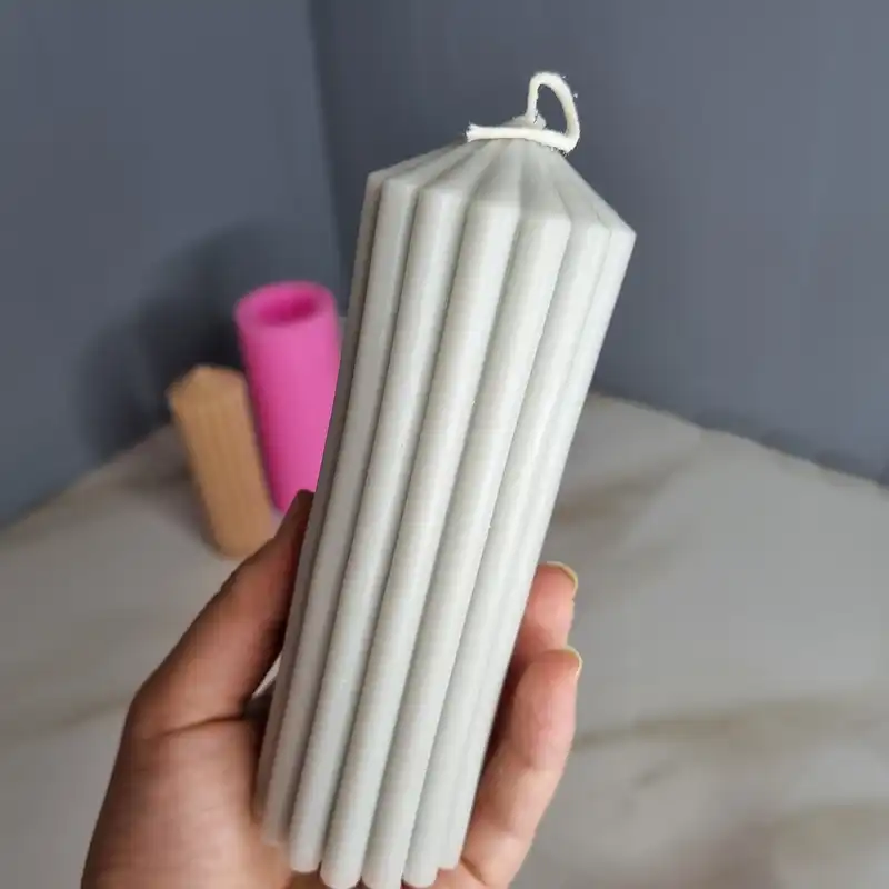 قالب شمع مدل استوانه شیاردار طرح کله قندی کد C 15CM