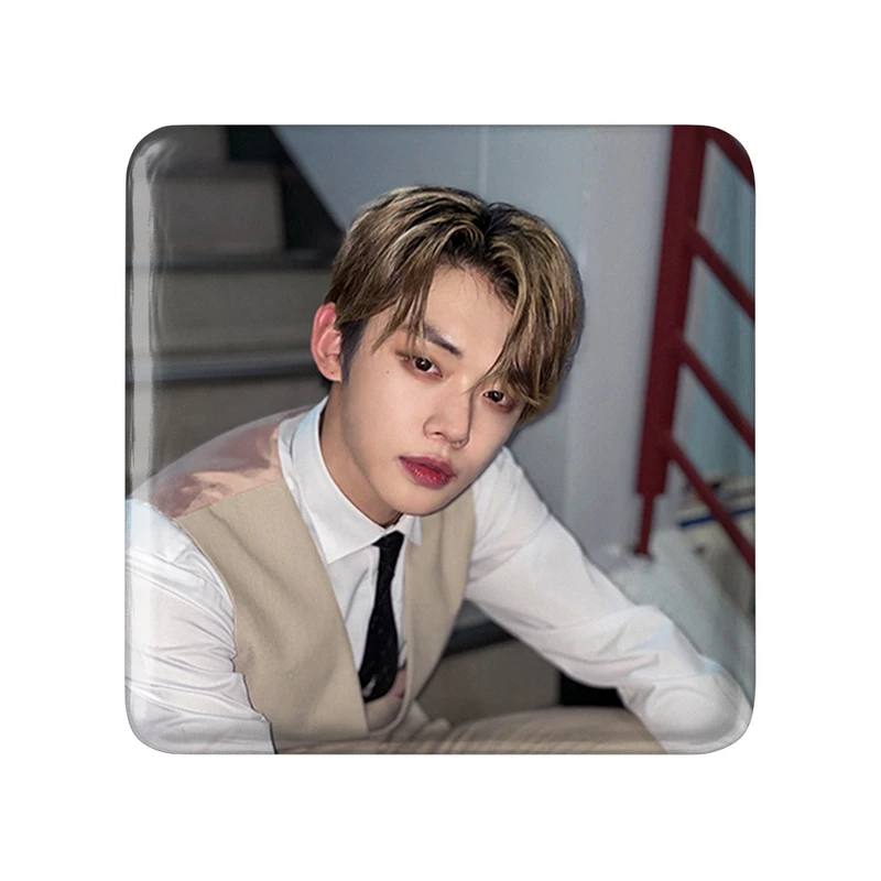 مگنت خندالو طرح یونجون گروه تی اکس تی TXT  مدل مربعی کد 19977