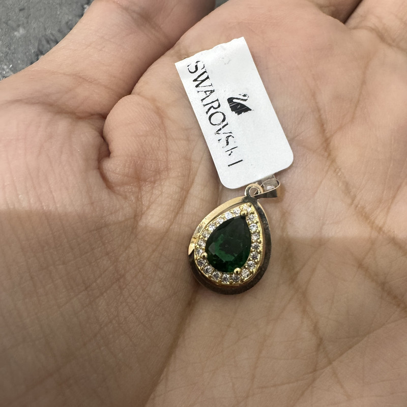 آویز گردنبند طلا 18 عیار زنانه مان گالری مدل اشک زمرد کد MD01-0037300