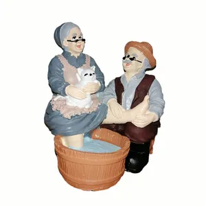 مجسمه مدل پیرمرد و پیرزن 