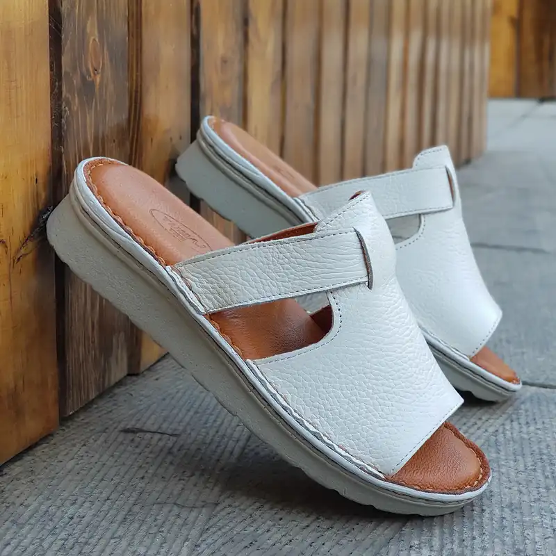 دمپایی زنانه مدل چرم طبیعی کد 07 رنگ سفید