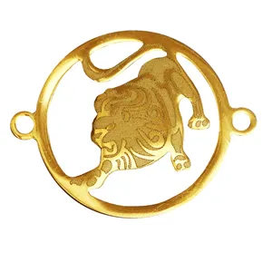 آویز دستبند مدل سمبل ماه مرداد کد AD 819