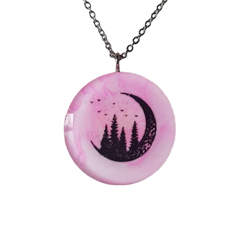 گردنبند دخترانه مدل رزینی طرح ماه گردنبند دخترانه مدل رزینی طرح ماه