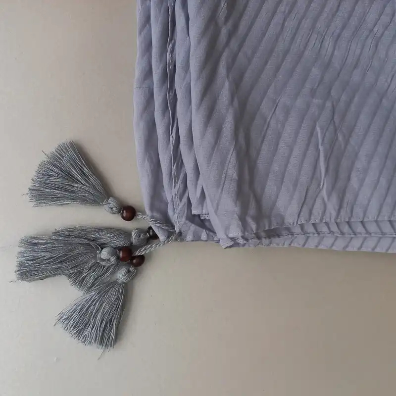 شال زنانه مدل نخی ساده پلیسه منگوله دار کد 123