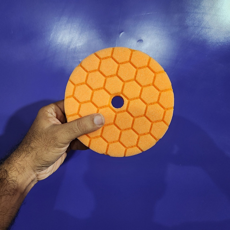 پد اسفنجی پولیش خودرو مدل لانه زنبوری نیمه زبر