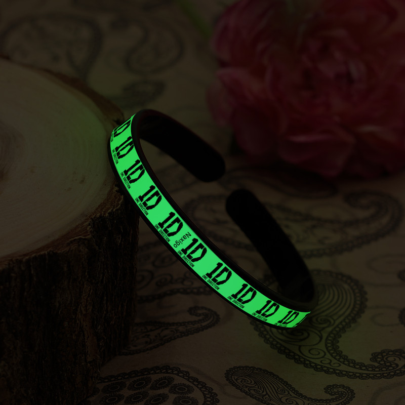 دستبند ناکسیگو طرح One Direction مدل BR5544 دستبند ناکسیگو طرح One Direction مدل BR5544