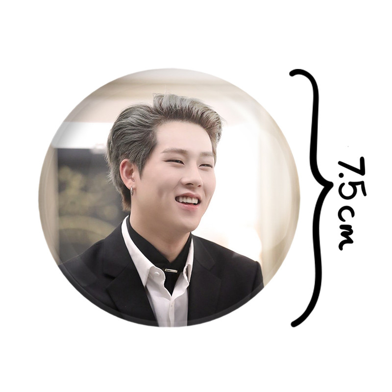 آینه جیبی خندالو طرح جوهان گروه مانستا اکس MONSTA X مدل تاشو کد 21125