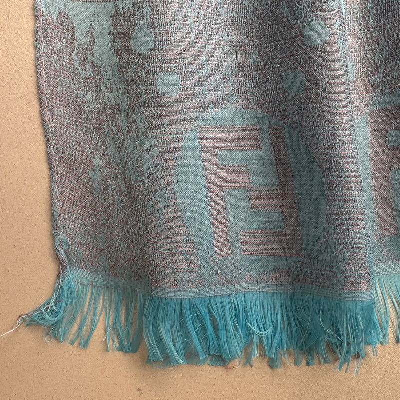 شال زنانه مدل نخ ژاکارد دورو وارداتی شاین دار هایلایتی چهار فصل کد ۲