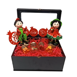 جعبه هدیه مدل شب یلدا کد b97 مجموعه 12 عددی