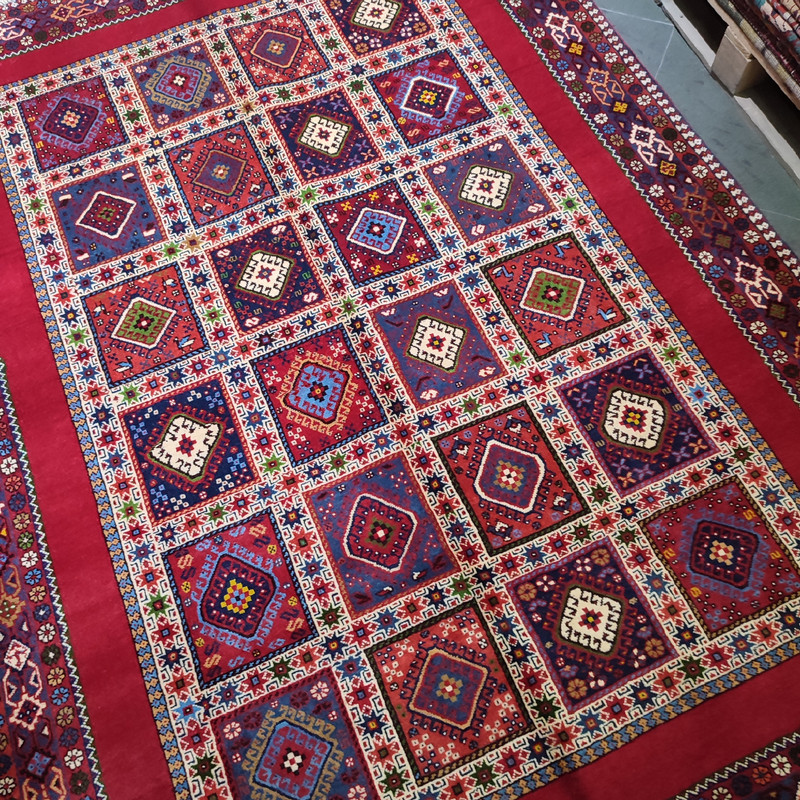 فرش دستبافت سه متری طرح خشتی کد AA377