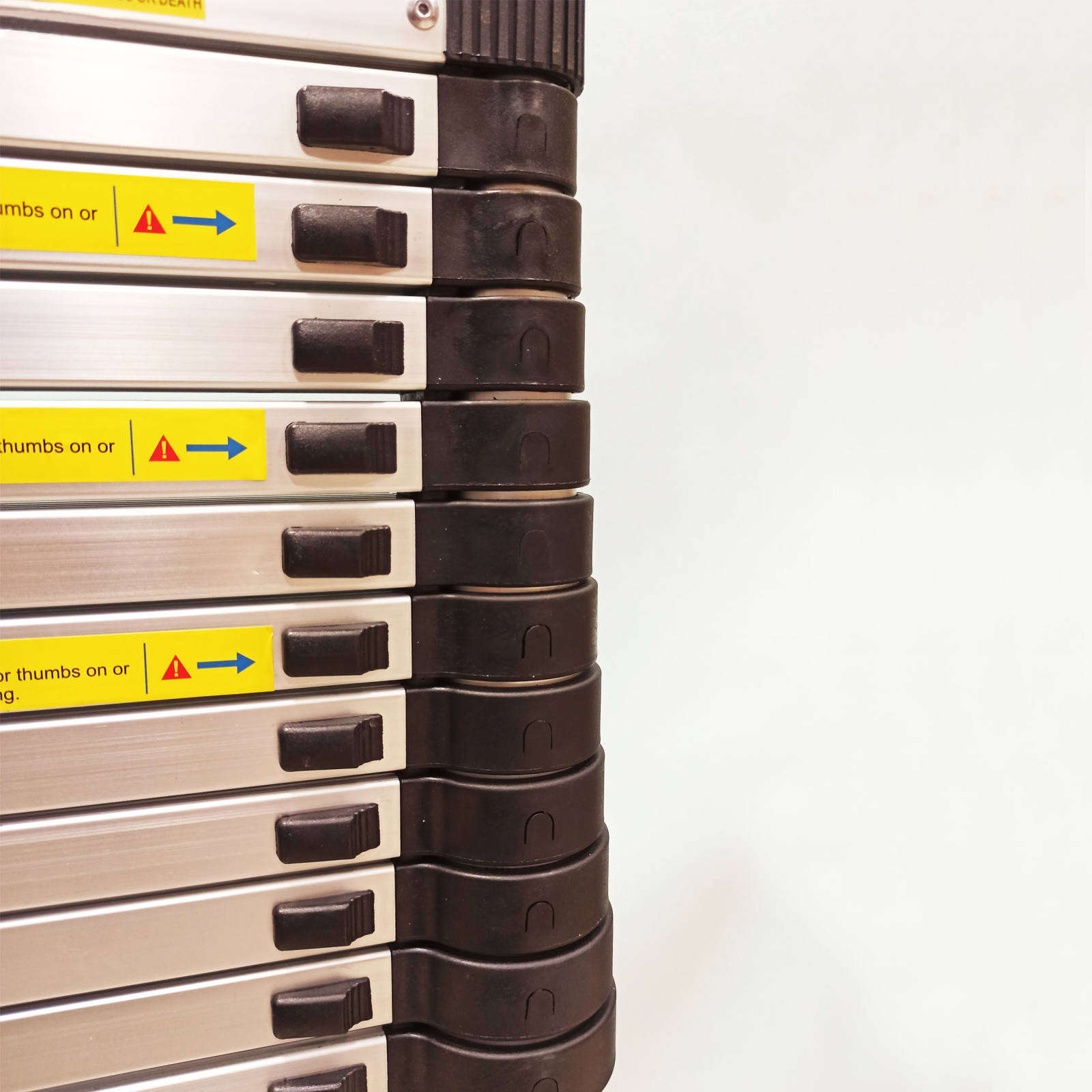 نردبان 13 پله مدل telescopic