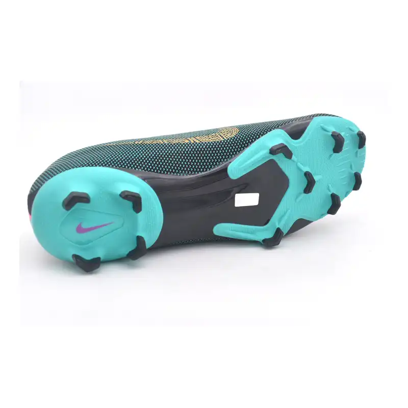 کفش فوتبال مردانه کد 2714