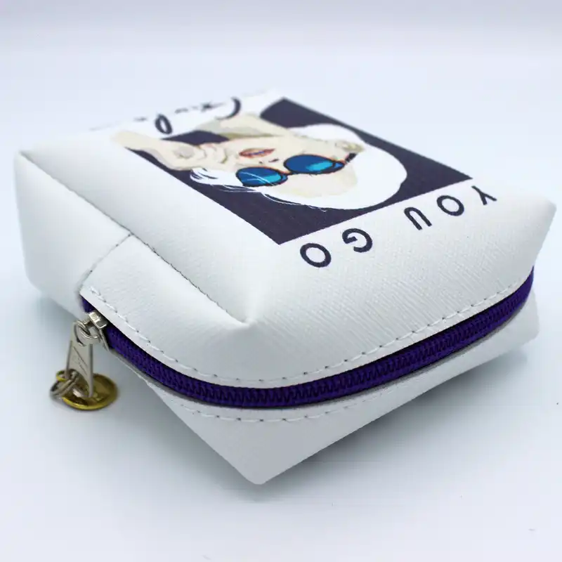 کیف لوازم آرایش زنانه طرح یوگو مدل CB-005