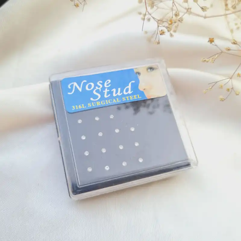 پیرسینگ بینی زنانه مدل تک نگین میخی کد 2