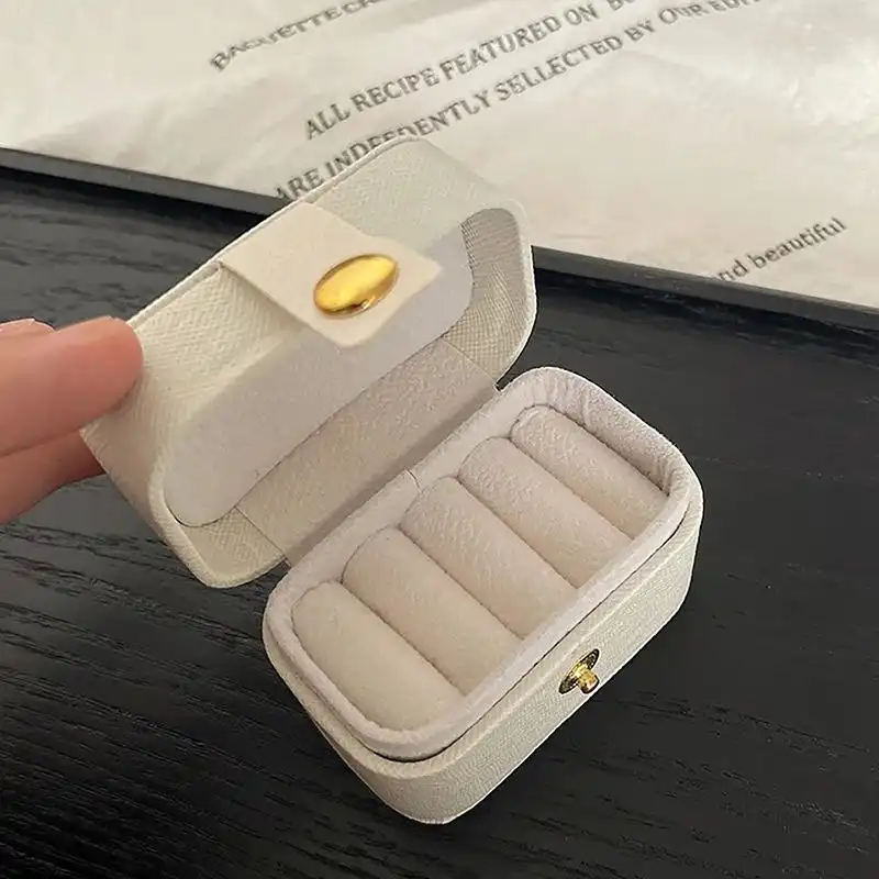 جعبه انگشتر مدل سفری کد 392