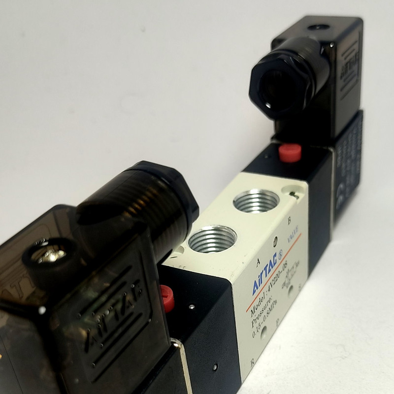 شیر برقی پنوماتیک ایرتک مدل 4v220-08-1/4-24