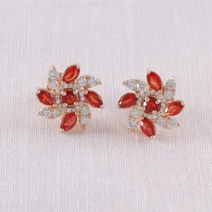 گوشواره طلا 18 عیار زنانه جواهری گاندی مدل 30943