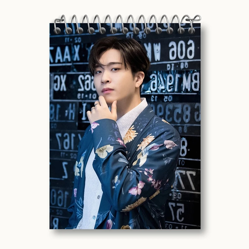 دفتر یادداشت 50 برگ خندالو مدل یونگجه گروه گات سون GOT7 کد 11638