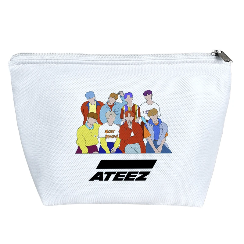 کیف لوازم آرایش دخترانه خندالو مدل گروه موسیقی ایتیز Ateez کد 2106