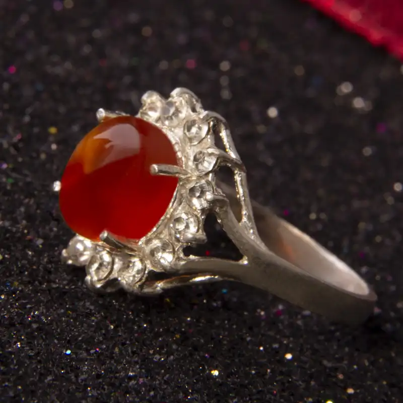 انگشتر نقره زنانه میلادی بازرگانی مدل عقیق سرخ کد AW-059