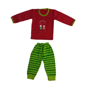 ست تی شرت و شلوار نوزادی مدل یلدایی طرح لاو