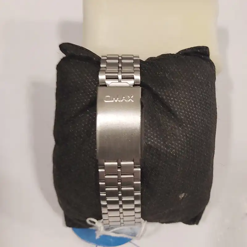 ساعت مچی دیجیتال اوماکس مدل m111