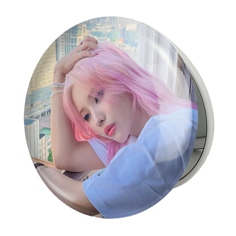 آینه جیبی خندالو طرح سویون گروه جی آیدل GIdle مدل تاشو کد 19565 