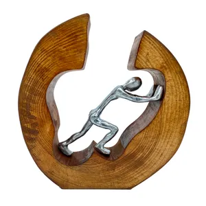 تندیس مدل مرد تنها