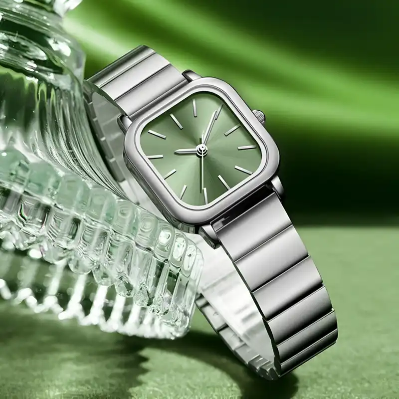 ساعت مچی عقربه ای زنانه مدل کلاسیک بند ریلی فلزی کد 3