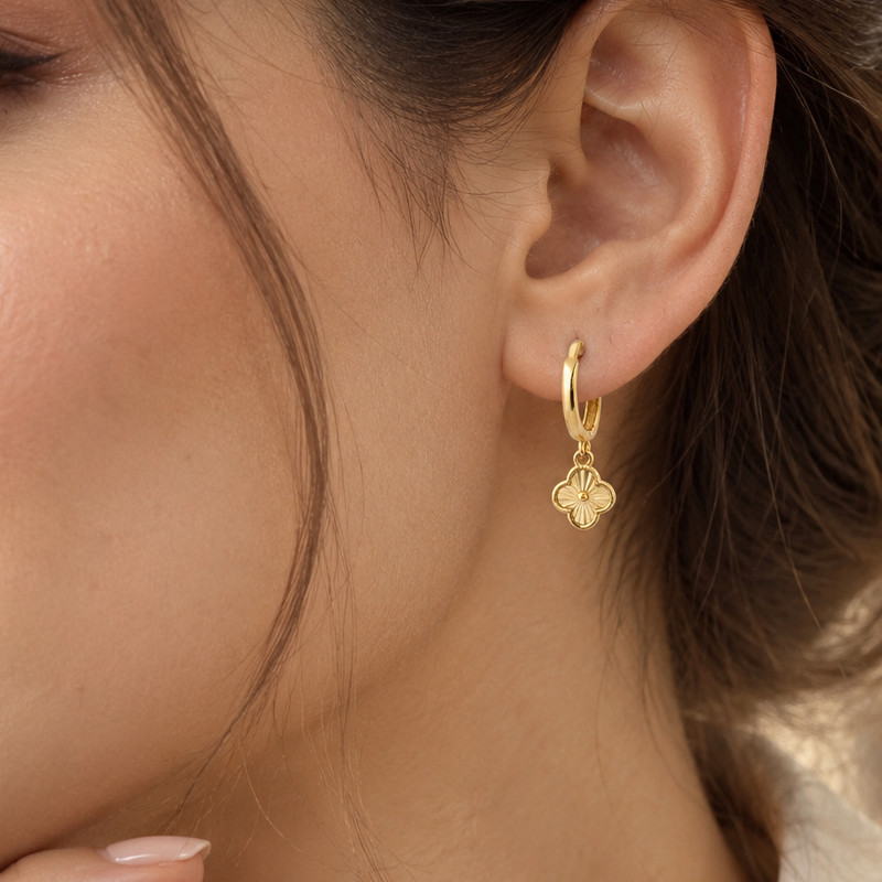 گوشواره حلقه‌ای طلا 18 عیار زنانه گالری رحمانی مدل روکو طرح ونکلیف کد O22