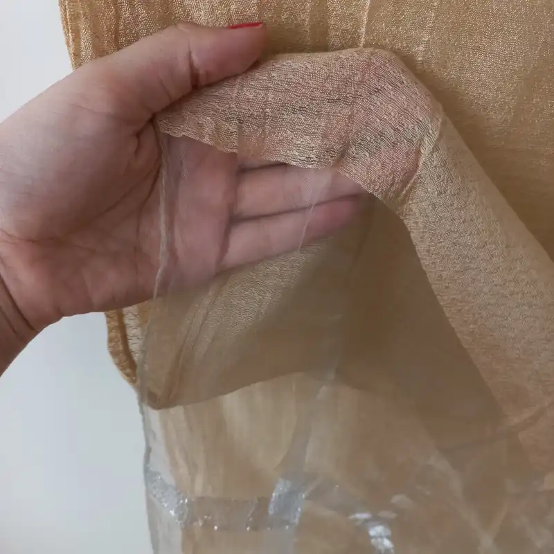 شال زنانه مدل حریر ویسکوز مجلسی حاشیه توری منگوله دار