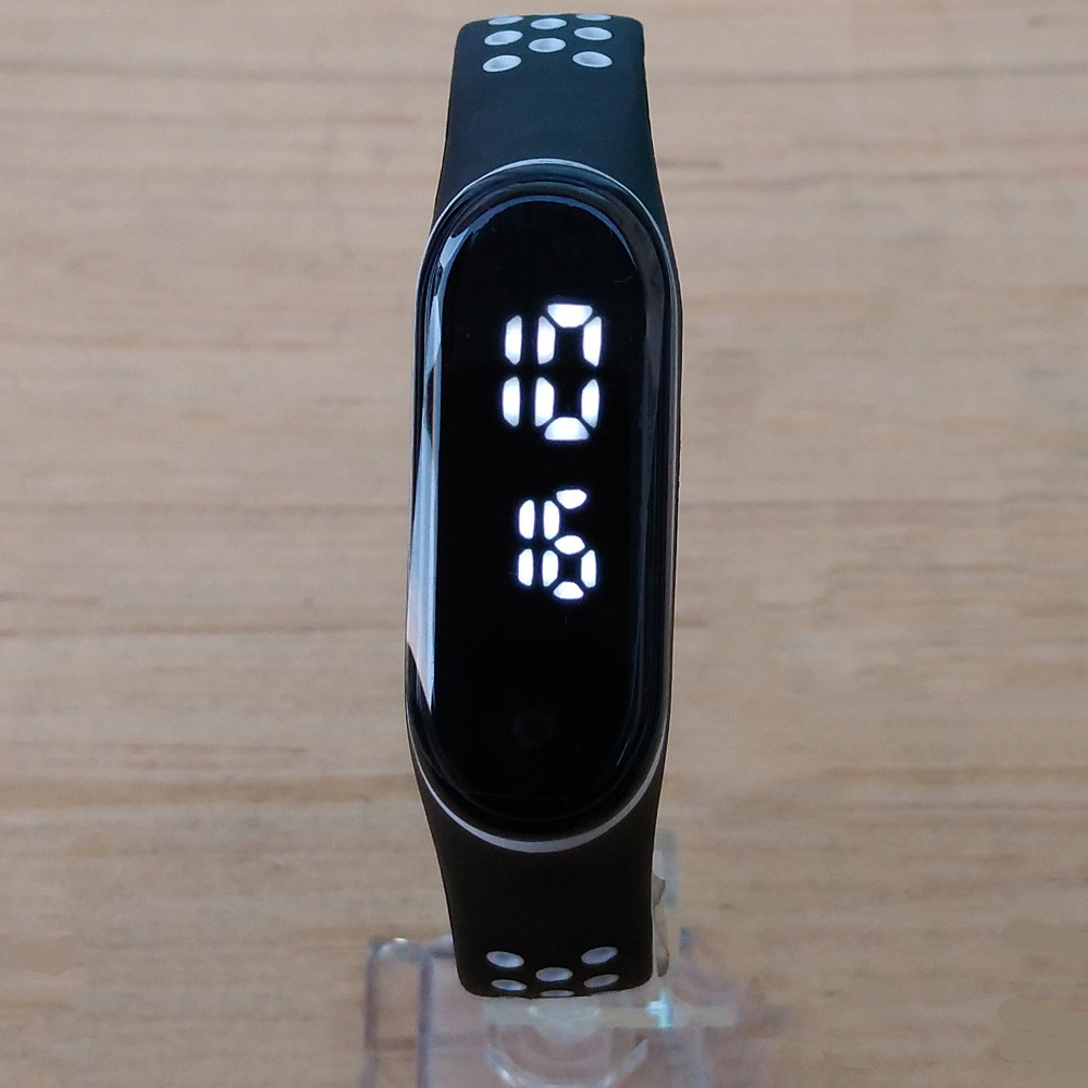 ساعت مچی دیجیتال مدل LED کد 12 ساعت مچی دیجیتال مدل LED کد 12