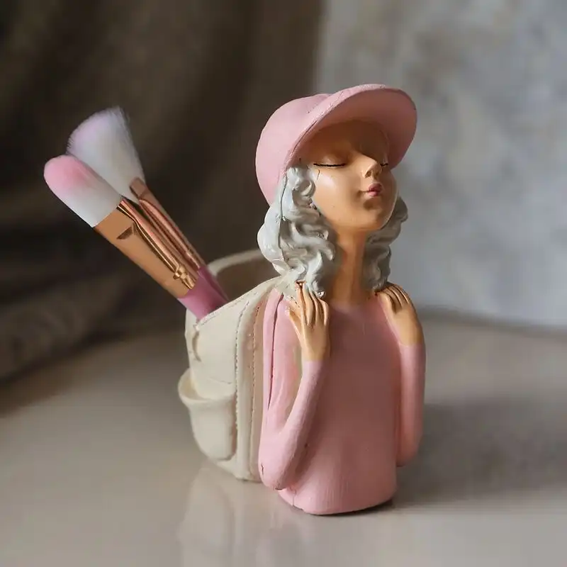 جامدادی رومیزی مدل دختر کوله پشتی