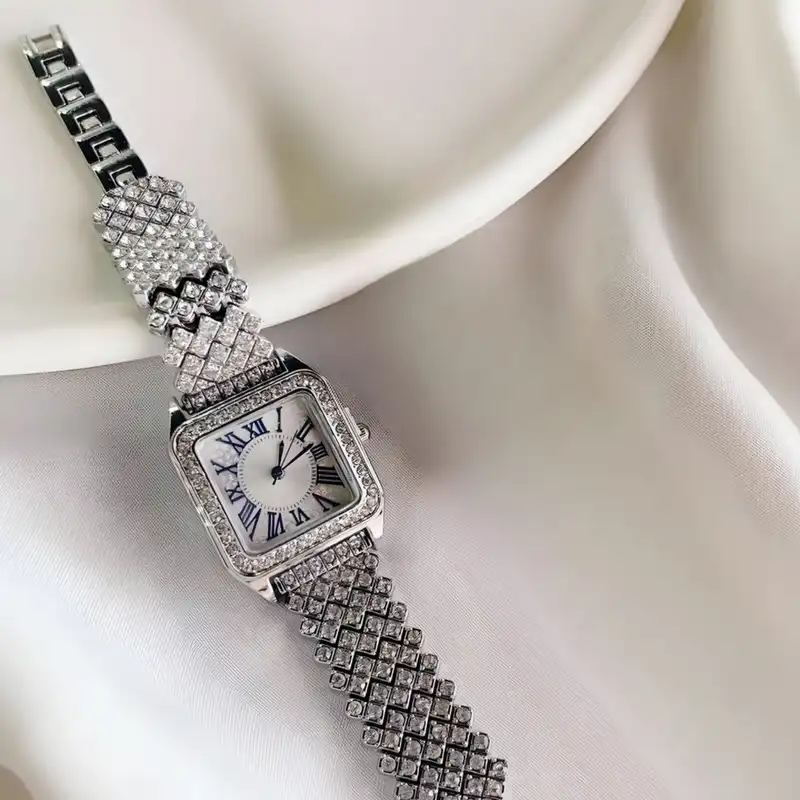 ساعت مچی عقربه ای زنانه مدل فول نگین صفحه نگین دار کد 1