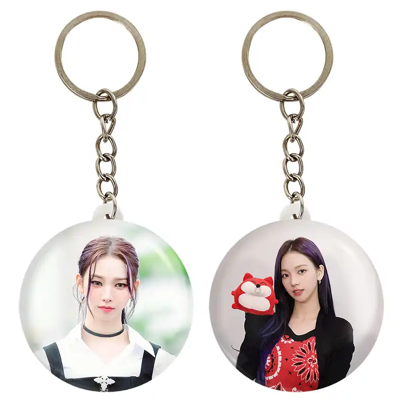 جاکلیدی خندالو مدل کارینا گروه گروه آسپا Aespa کد 1971119719 مجموعه 2 عددی