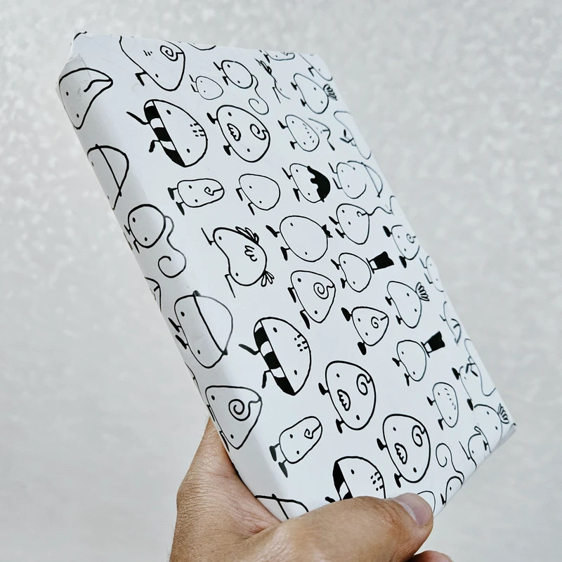 کاغذ کادو مدل عجیب غریبهای خیلی بامزه سایز 50×70 سانتیمتر بسته 5 عددی