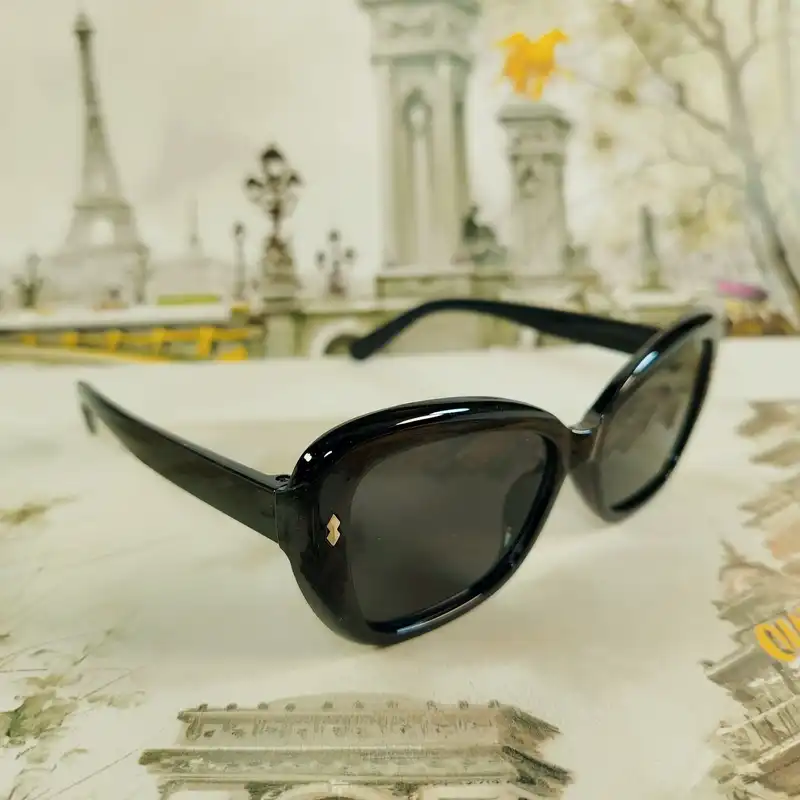 عینک آفتابی بچگانه مدل CH8 کد BL