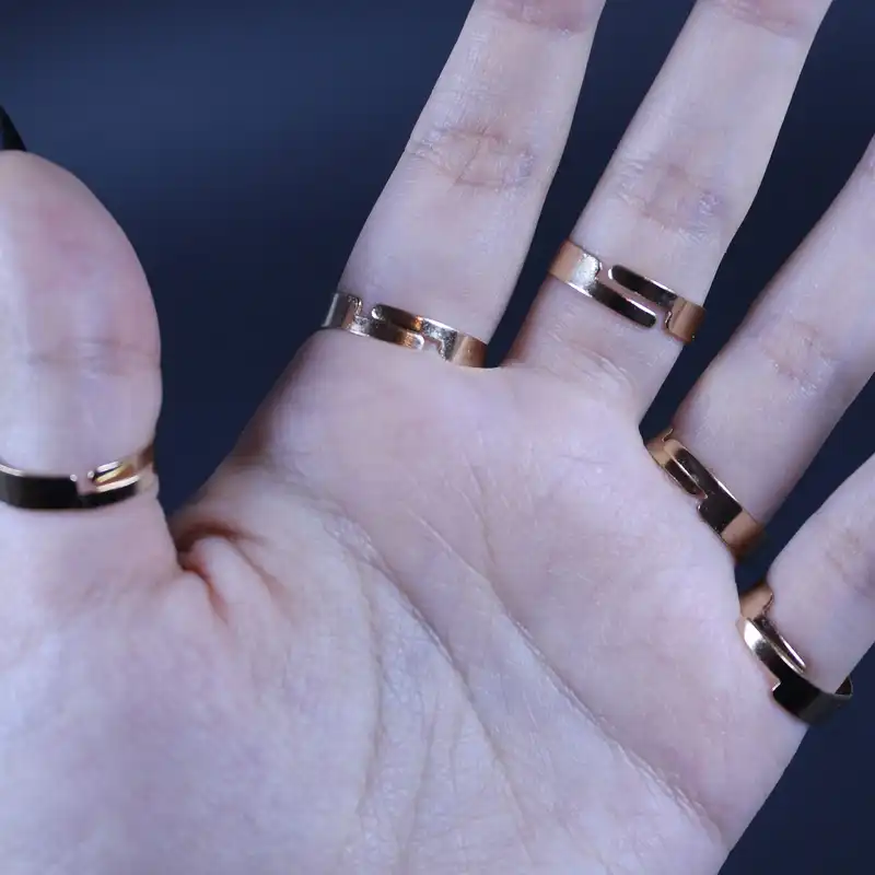 دستبند مدل پنجه طرح اسکلت و استخوان دست