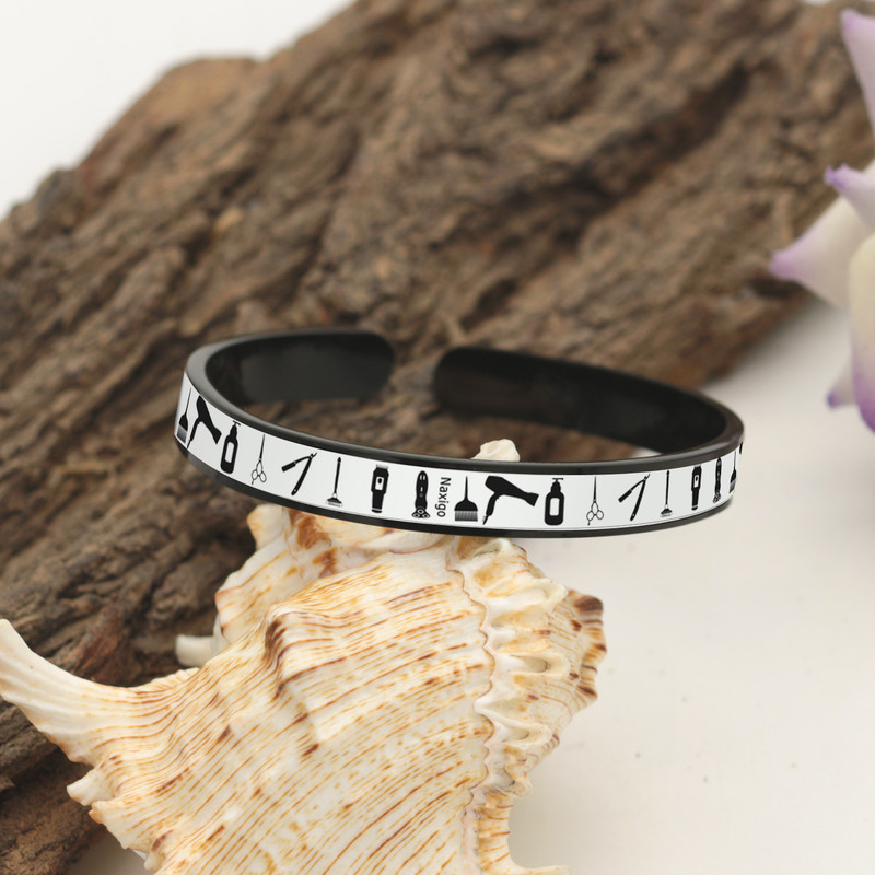 دستبند ناکسیگو طرح آرایشگری مدل BR5495 دستبند ناکسیگو طرح آرایشگری مدل BR5495